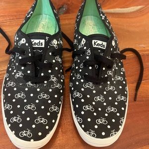 Keds Size 10 women’s black and white bicycle shoes - worn only once